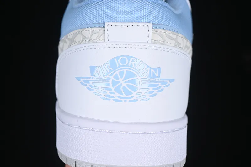 All categories Air Jordan Jordan series basketball shoes Air Jordan 1 Low Air Jordan 1 Low "True Blue" AJ1 Joe 1 burst white and blue color low-top basketball shoes IB7692-400